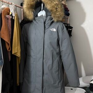 The North Face Arctic Parka w/ Faux Fur Hood - Smoked Pearl (Color)